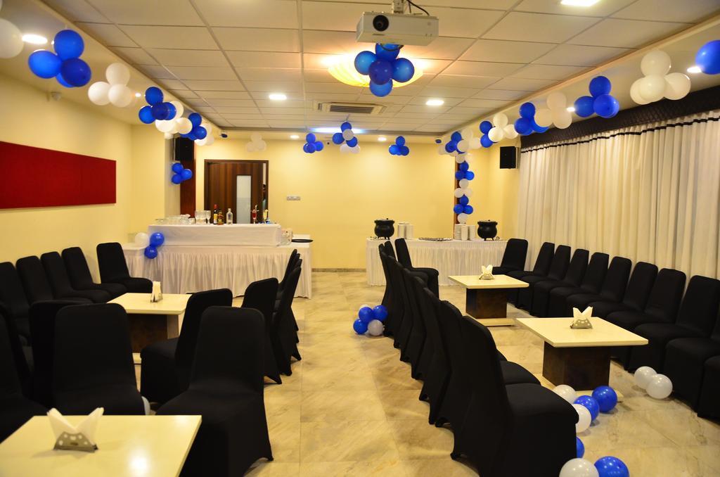 Hotel Green Olive Aurangabad  Zewnętrze zdjęcie