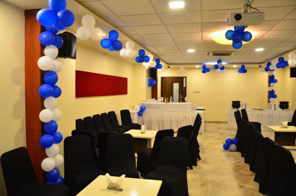 Hotel Green Olive Aurangabad  Zewnętrze zdjęcie
