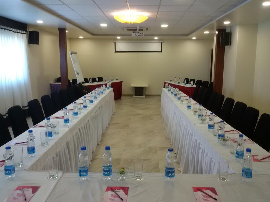 Hotel Green Olive Aurangabad  Zewnętrze zdjęcie