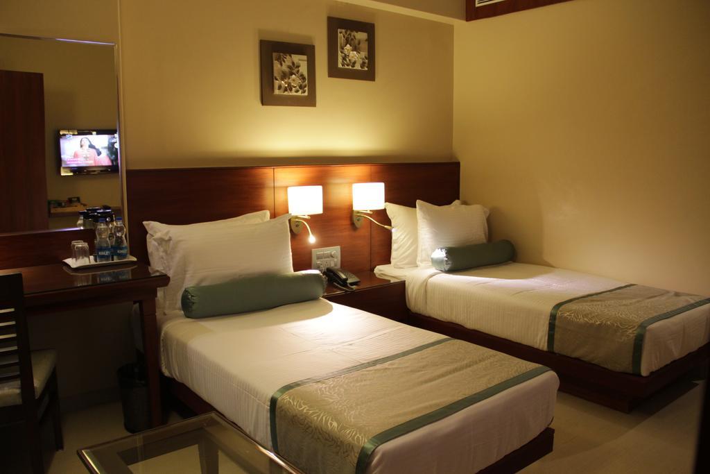 Hotel Green Olive Aurangabad  Zewnętrze zdjęcie