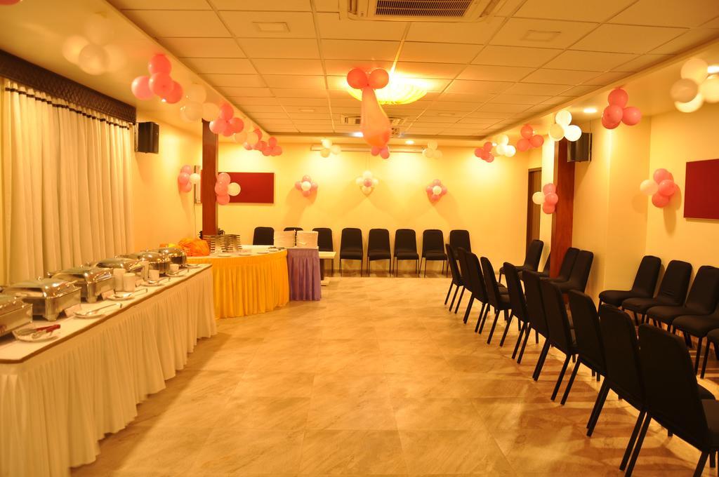 Hotel Green Olive Aurangabad  Zewnętrze zdjęcie