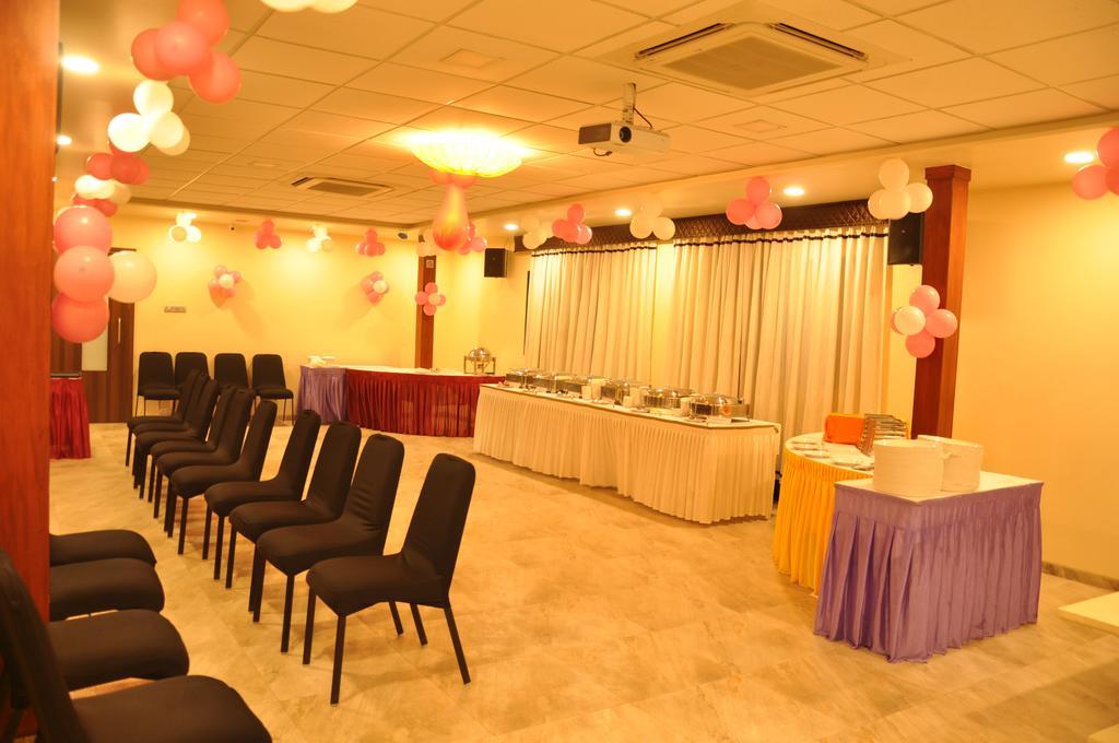 Hotel Green Olive Aurangabad  Zewnętrze zdjęcie