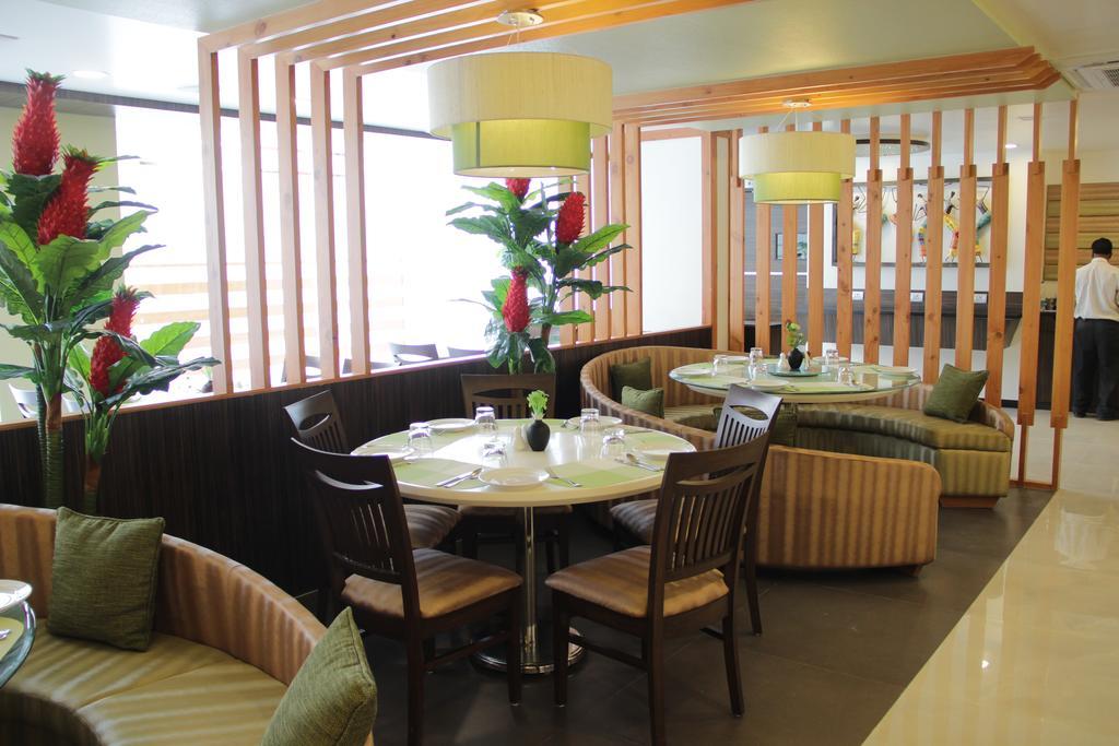 Hotel Green Olive Aurangabad  Zewnętrze zdjęcie