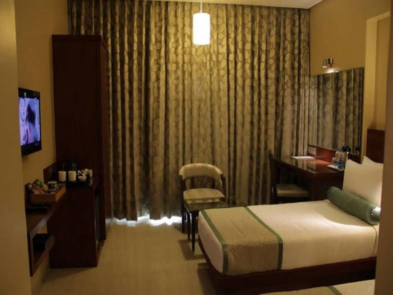 Hotel Green Olive Aurangabad  Zewnętrze zdjęcie